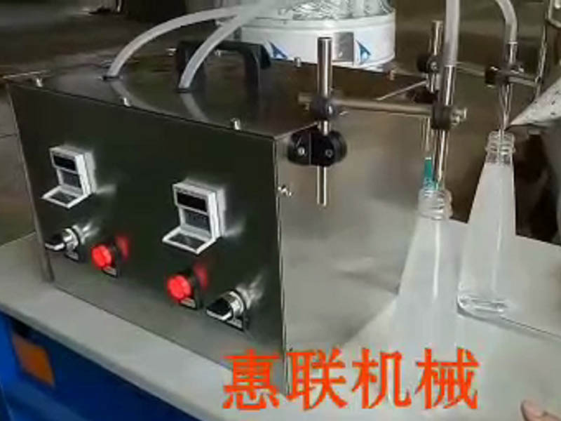 小型家用白酒灌裝機(jī) 小型家用白酒灌裝機(jī)