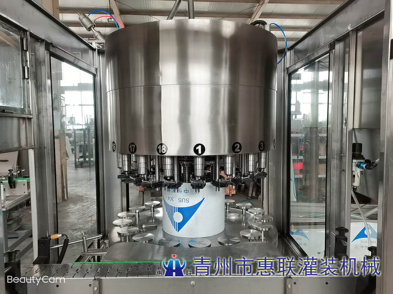 白酒全自動灌裝機(jī)