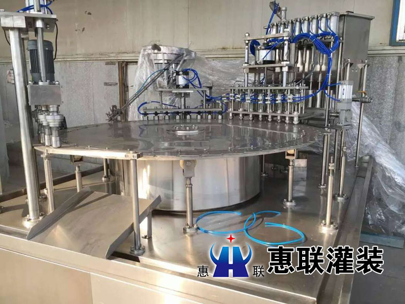 自立袋式白酒灌裝機(jī) 自立袋式白酒灌裝機(jī)